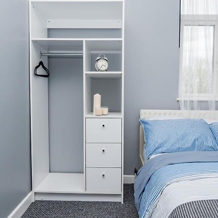 Shirley House 2, Self Catering Guest House, Self Check In, Smart Locks, 10 Min Walk To Southampton General, Aspire And Princess Anne Hospitals, Access To Fully Equipped Kitchen, Excellent Transport Links, Ideal For Longer Stays And Hospital Shifts Екстер'єр фото