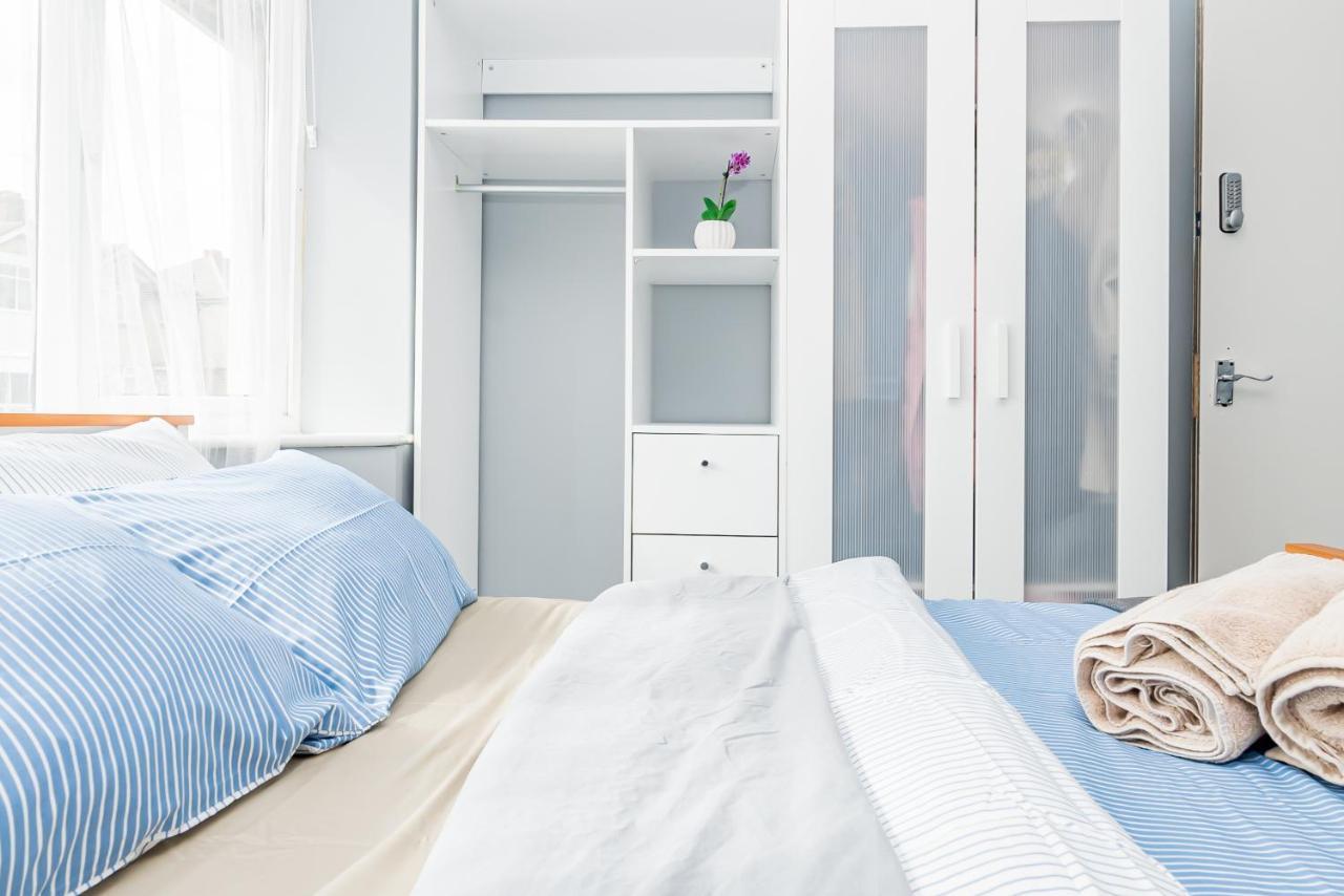 Shirley House 2, Self Catering Guest House, Self Check In, Smart Locks, 10 Min Walk To Southampton General, Aspire And Princess Anne Hospitals, Access To Fully Equipped Kitchen, Excellent Transport Links, Ideal For Longer Stays And Hospital Shifts Екстер'єр фото