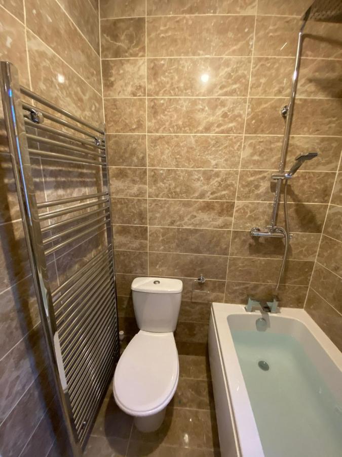 Shirley House 2, Self Catering Guest House, Self Check In, Smart Locks, 10 Min Walk To Southampton General, Aspire And Princess Anne Hospitals, Access To Fully Equipped Kitchen, Excellent Transport Links, Ideal For Longer Stays And Hospital Shifts Екстер'єр фото