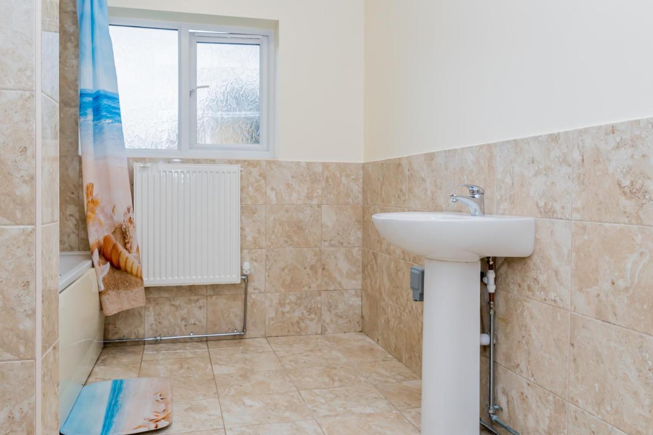 Shirley House 2, Self Catering Guest House, Self Check In, Smart Locks, 10 Min Walk To Southampton General, Aspire And Princess Anne Hospitals, Access To Fully Equipped Kitchen, Excellent Transport Links, Ideal For Longer Stays And Hospital Shifts Екстер'єр фото
