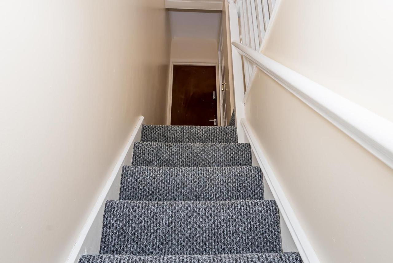Shirley House 2, Self Catering Guest House, Self Check In, Smart Locks, 10 Min Walk To Southampton General, Aspire And Princess Anne Hospitals, Access To Fully Equipped Kitchen, Excellent Transport Links, Ideal For Longer Stays And Hospital Shifts Екстер'єр фото
