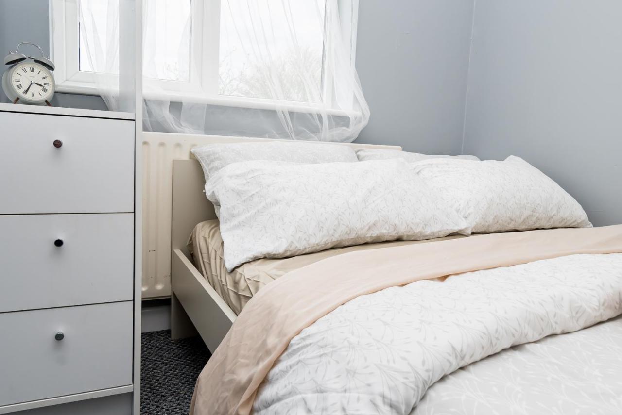 Shirley House 2, Self Catering Guest House, Self Check In, Smart Locks, 10 Min Walk To Southampton General, Aspire And Princess Anne Hospitals, Access To Fully Equipped Kitchen, Excellent Transport Links, Ideal For Longer Stays And Hospital Shifts Екстер'єр фото