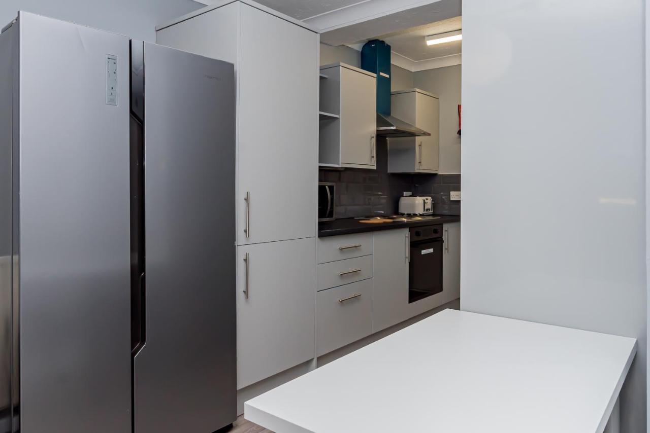 Shirley House 2, Self Catering Guest House, Self Check In, Smart Locks, 10 Min Walk To Southampton General, Aspire And Princess Anne Hospitals, Access To Fully Equipped Kitchen, Excellent Transport Links, Ideal For Longer Stays And Hospital Shifts Екстер'єр фото