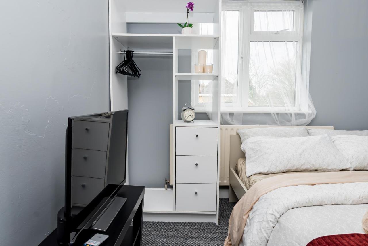 Shirley House 2, Self Catering Guest House, Self Check In, Smart Locks, 10 Min Walk To Southampton General, Aspire And Princess Anne Hospitals, Access To Fully Equipped Kitchen, Excellent Transport Links, Ideal For Longer Stays And Hospital Shifts Екстер'єр фото