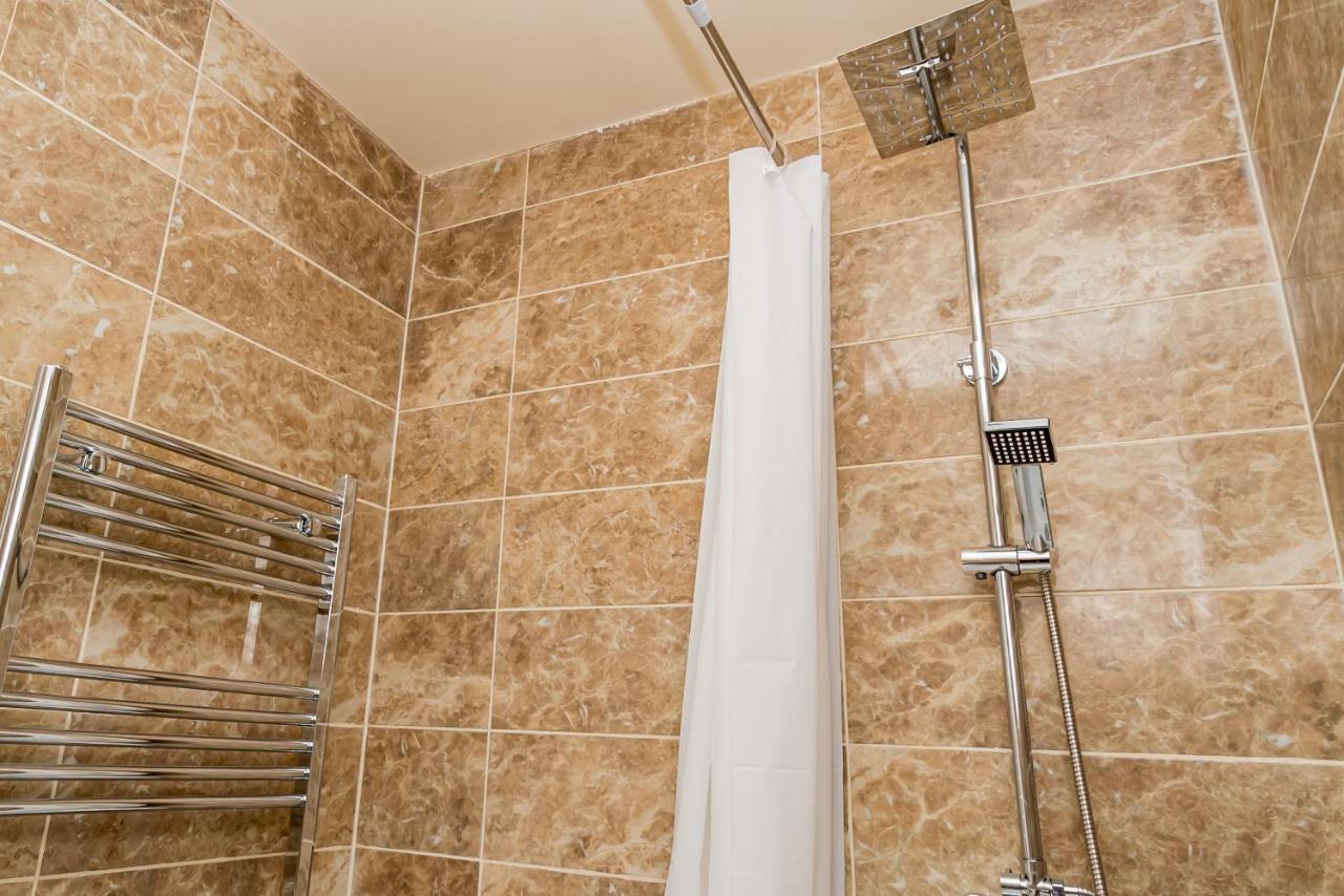 Shirley House 2, Self Catering Guest House, Self Check In, Smart Locks, 10 Min Walk To Southampton General, Aspire And Princess Anne Hospitals, Access To Fully Equipped Kitchen, Excellent Transport Links, Ideal For Longer Stays And Hospital Shifts Екстер'єр фото