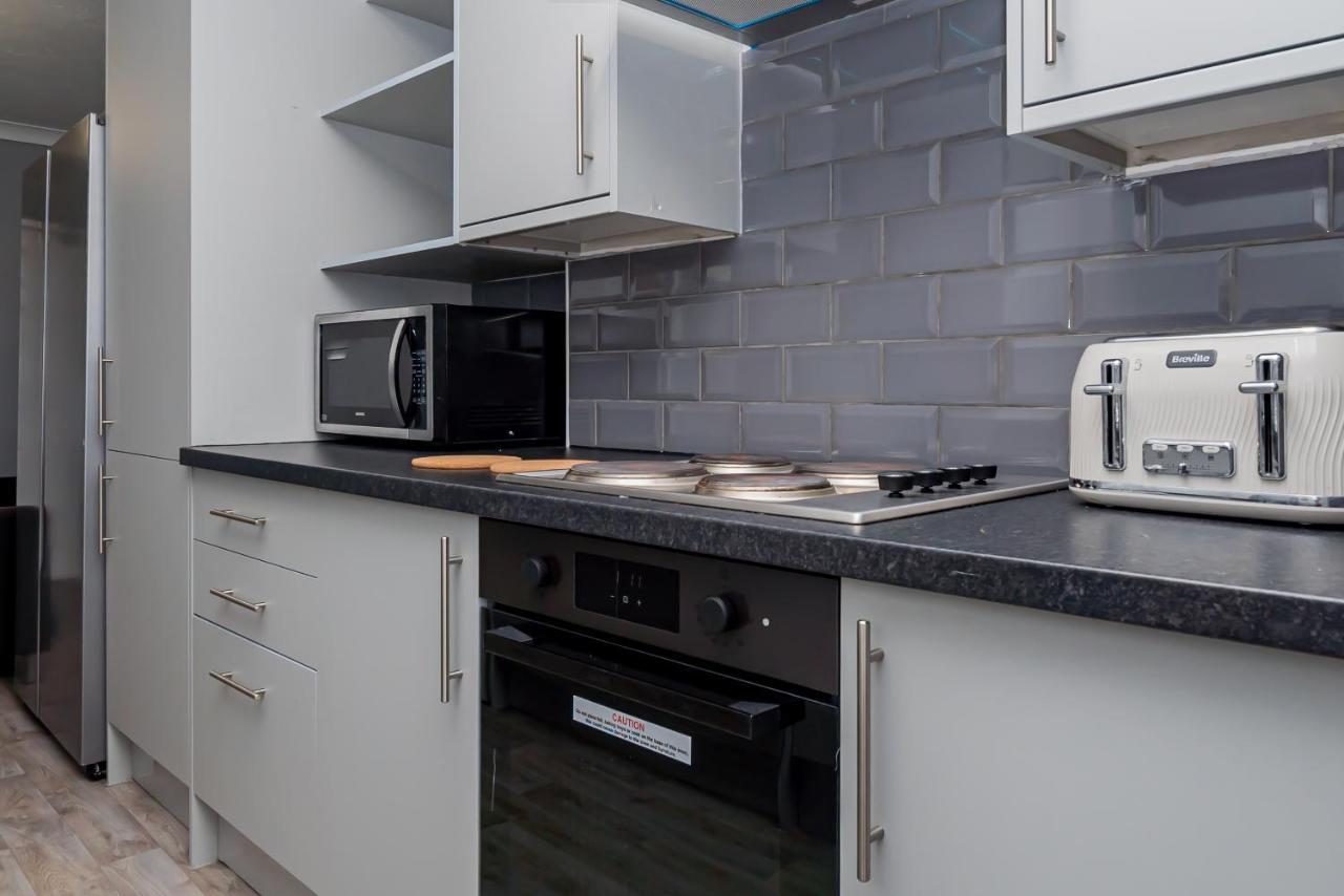 Shirley House 2, Self Catering Guest House, Self Check In, Smart Locks, 10 Min Walk To Southampton General, Aspire And Princess Anne Hospitals, Access To Fully Equipped Kitchen, Excellent Transport Links, Ideal For Longer Stays And Hospital Shifts Екстер'єр фото