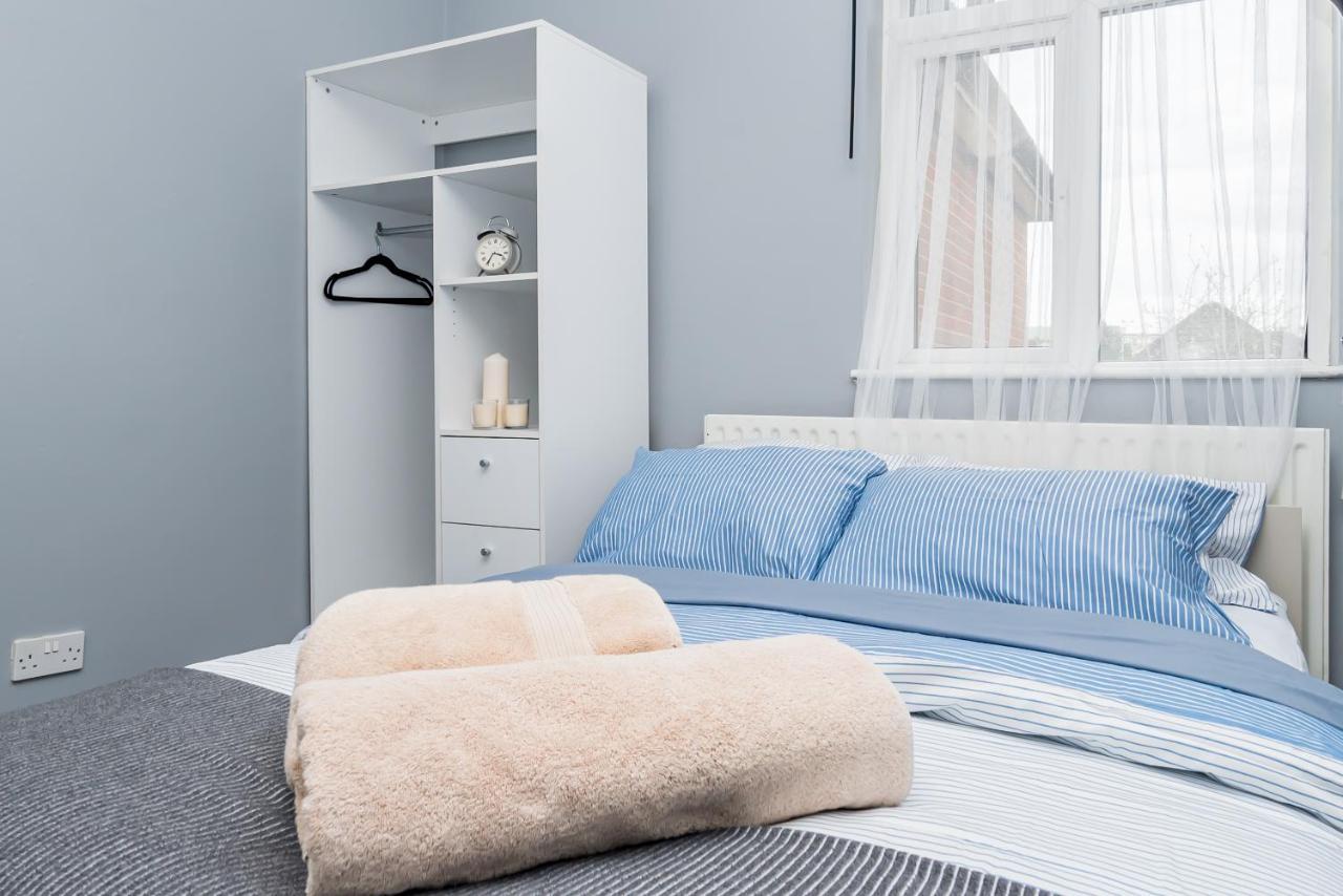 Shirley House 2, Self Catering Guest House, Self Check In, Smart Locks, 10 Min Walk To Southampton General, Aspire And Princess Anne Hospitals, Access To Fully Equipped Kitchen, Excellent Transport Links, Ideal For Longer Stays And Hospital Shifts Екстер'єр фото